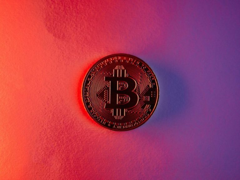 Crypto Market Update: Ripple Raises US$500 Million, Canada Makes Stablecoin Plans